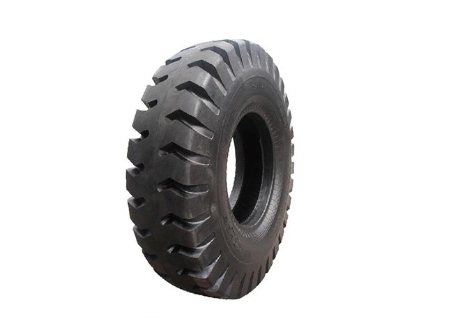 E4 PORT TYRE ()